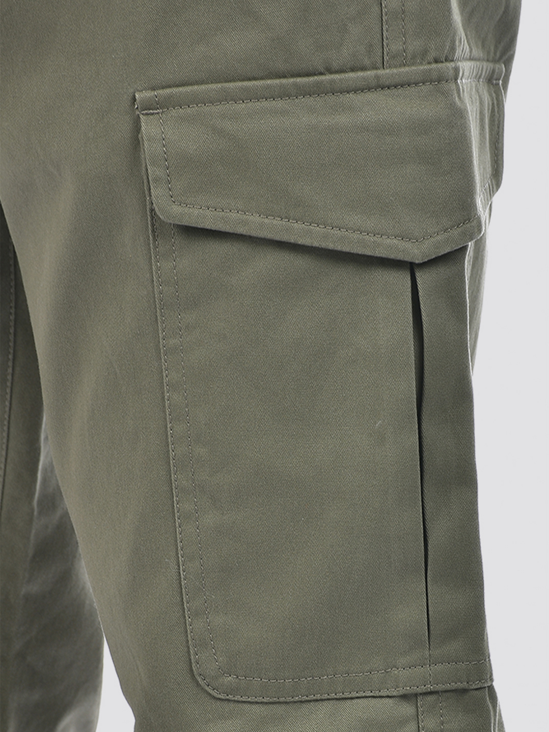 Numero Uno Men Green Cargo Trousers